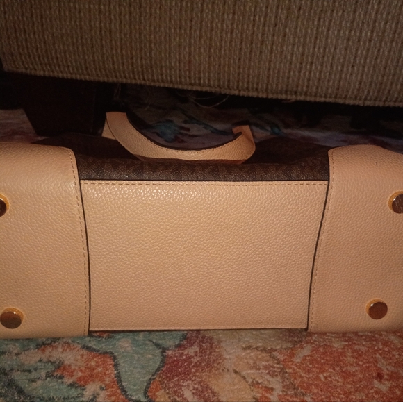 Michael Kors Gala Signature Brown and Butternut Tote MK 3 Pocket Colorblock - Picture 9 of 10